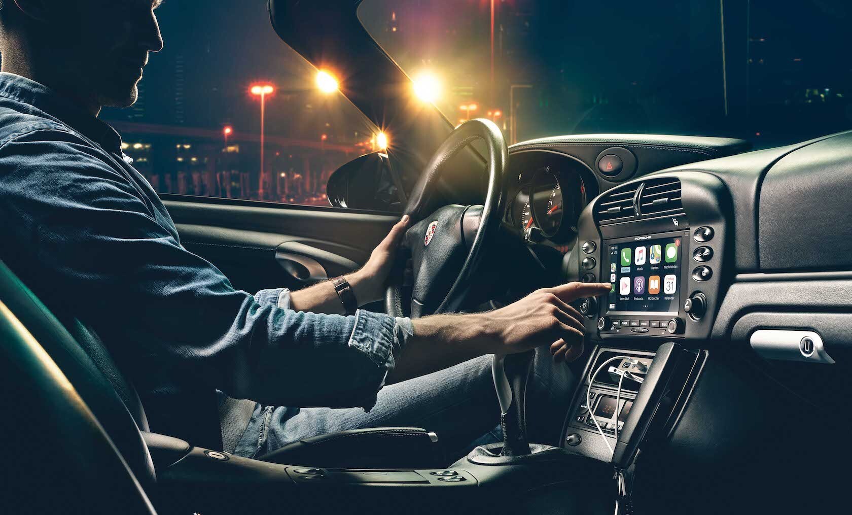 Porsche добавит винтажным 911 мультимедиа с Apple CarPlay