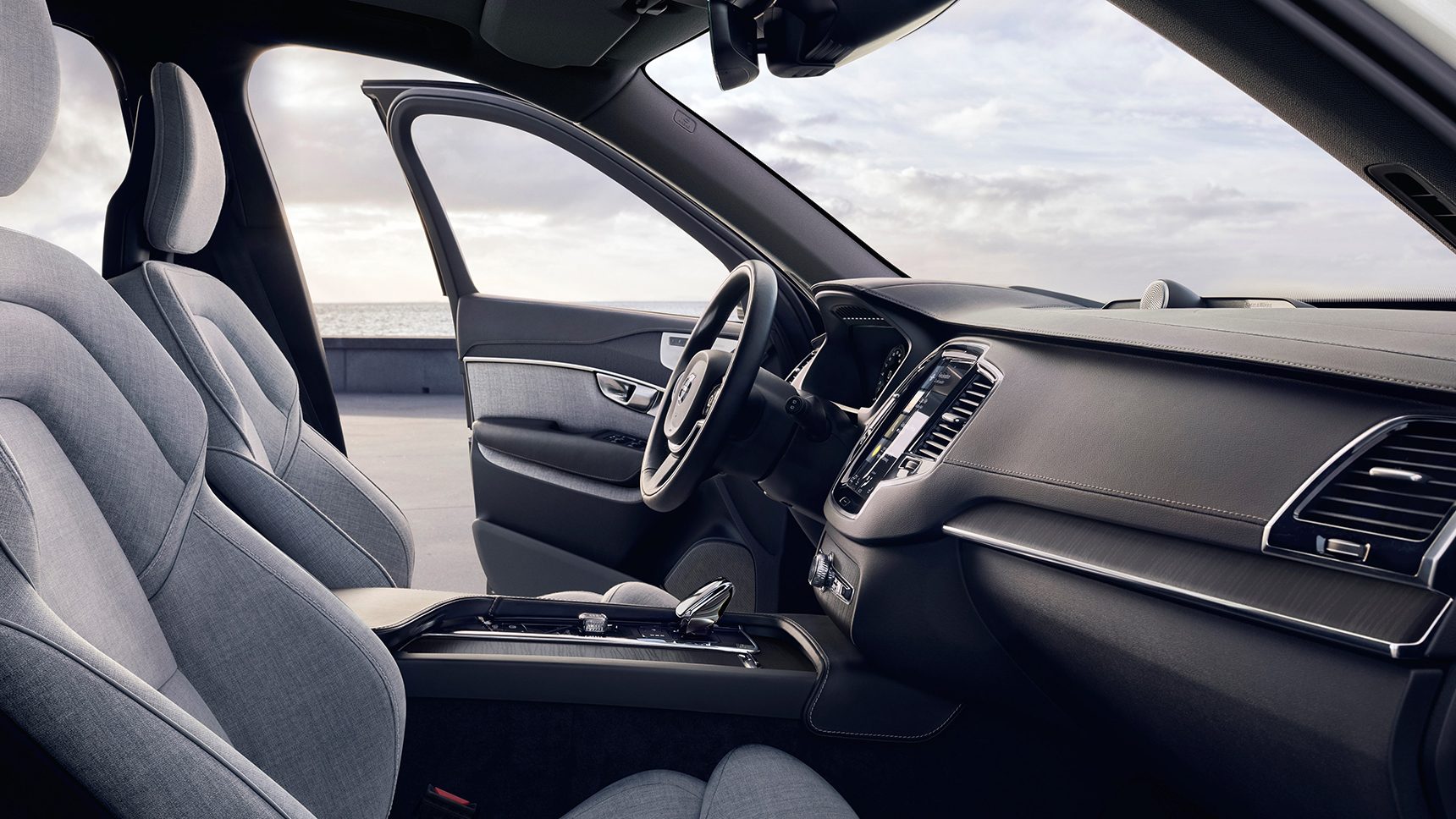 Volvo расширила базовую версию XC90 и назвала цены Volvo расширила базовую версию XC90 и назвала цены