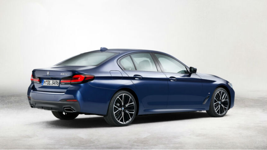 В Сеть «утекли» фотографии обновленной «пятерки» BMW В Сеть «утекли» фотографии обновленной «пятерки» BMW