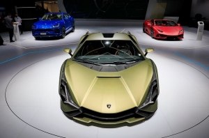 Интрига от Lamborghini: на этой недели итальянцы представят загадочную модель