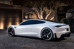 Tesla Roadster задержится на 2 года