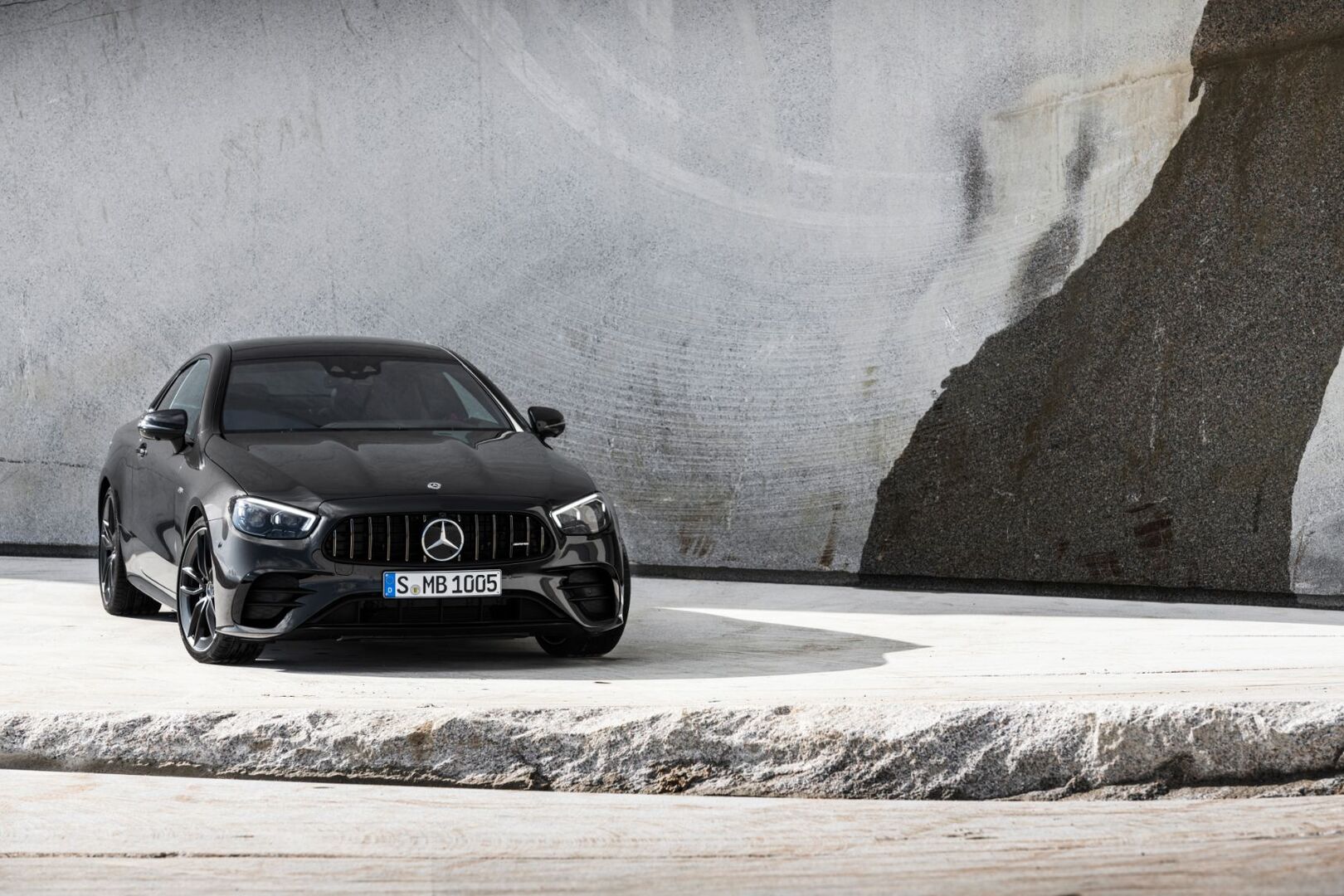 Mercedes-Benz раскрыл обновленные купе и кабриолет E-Class