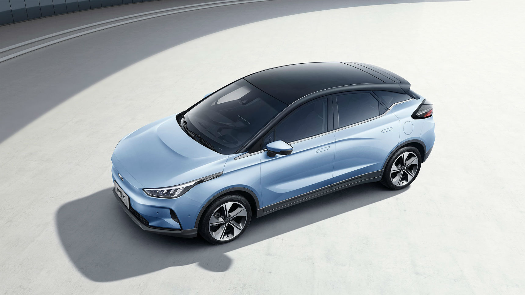 Первые фотографии «Геометрии» от Geely