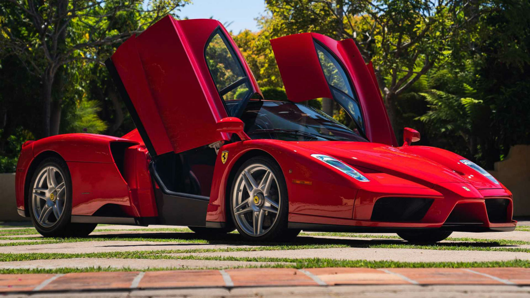 Цифра дня: эксклюзивный Ferrari Enzo продан за рекордную сумму