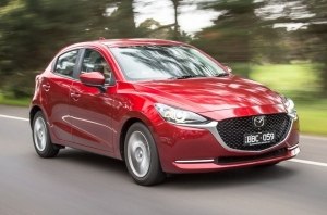 Mazda 2: хэтчбек с «автоматом»