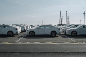 Электрокары Polestar 2 начали поставляться в Европу