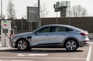 Меньше — не значит хуже, или как в Audi оправдывались за слабые зарядки
