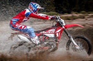Beta показала обновленную линейку внедорожных байков RR Enduro Beta показала обновленную линейку внедорожных байков RR Enduro
