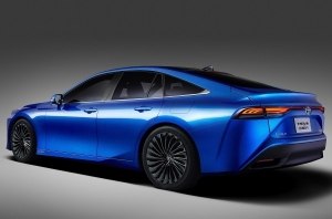 Новая Toyota Mirai дебютирует осенью