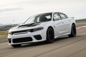 Восставший из ада: Charger SRT Hellcat Redeye