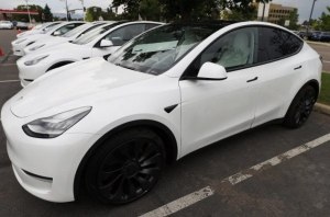 Tesla снизила стоимость электрического кроссовера Model Y на $3000