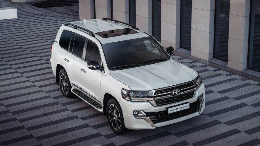 Toyota назвала цены на спецверсию Land Cruiser 200 в России Toyota назвала цены на спецверсию Land Cruiser 200 в России