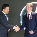 Директора российского завода Mercedes наградили орденом