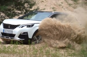 Peugeot 3008 Hybrid4: овечка загрызшая волка Peugeot 3008 Hybrid4: овечка загрызшая волка