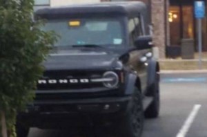 У Ford Bronco «поехала крыша»