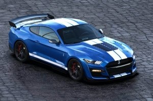 Mustang Shelby GT500: мощности, нужно больше мощности!