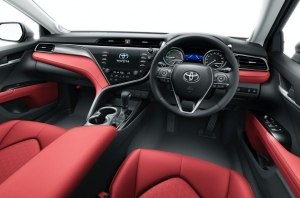 Toyota модернезировала Camry и выкатила ее особую версию Toyota модернезировала Camry и выкатила ее особую версию