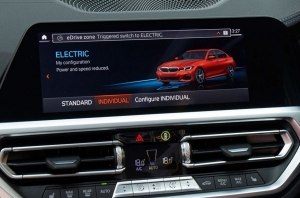 Гибриды BMW будут принудительно отключать ДВС