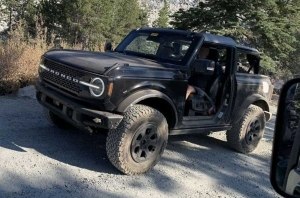 Как Ford Bronco чувствует себя в каменистых горах? (видео)