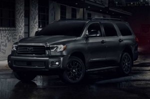 Большой и очень черный «джип»: Sequoia «не из этого мира»