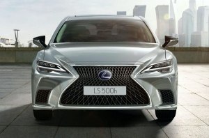 У Lexus обновился гибридный флагман LS 500h