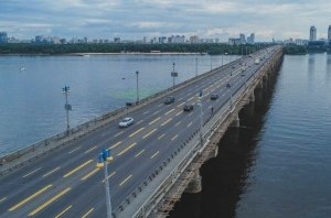 На мосту Патона планируют добавить одну полосу На мосту Патона планируют добавить одну полосу
