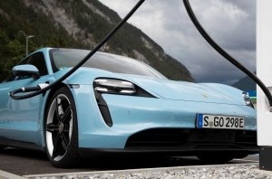 Porsche готовит убийственый Taycan в версии GT Porsche готовит убийственый Taycan в версии GT