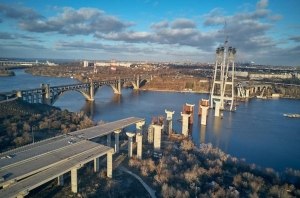Запорожский мост потихоньку строится (фото)
