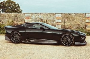 Знакомьтесь, Victor: штучный суперкар Aston Martin
