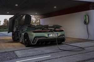 Pininfarina Battista получил стильную зарядку