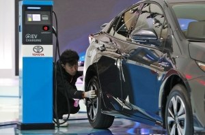 Toyota и Panasonic займутся выпуском аккумуляторов для гибридов