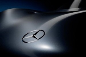 Mercedes показал на тизерах электрический прототип Vision EQXX