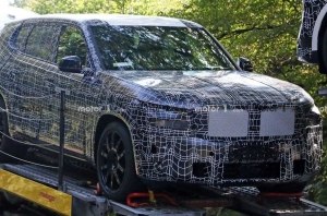 BMW катает свой новый флагман X8