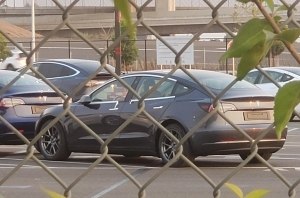 Обновленная Tesla Model 3 попалась на фото