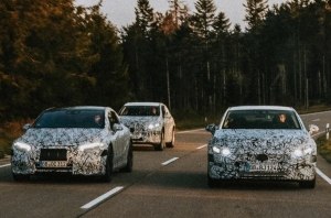 Mercedes выкатил на тесты сразу четыре свои электрички Mercedes выкатил на тесты сразу четыре свои электрички