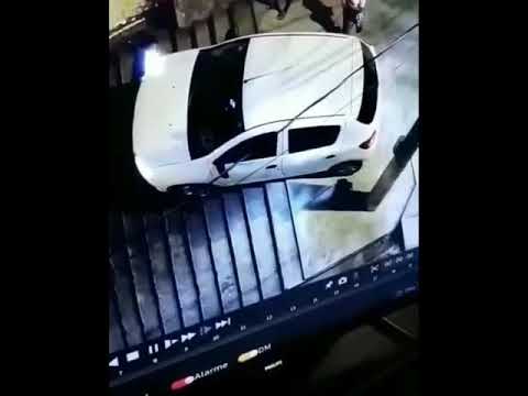 Видео: Как на самом деле едет обычный автомобиль по лестнице