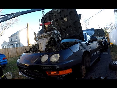 Посмотрите на старую Honda Integra с VR6 в багажнике Посмотрите на старую Honda Integra с VR6 в багажнике