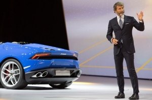 Одним местом на двух креслах: у Lamborghini и Bugatti новый директор