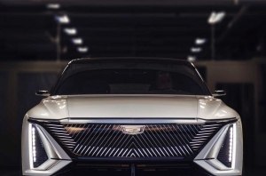 Не хотите продавать электромобили? Получите $500.000 от Cadillac Не хотите продавать электромобили? Получите $500.000 от Cadillac