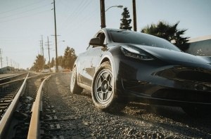 Tesla подготовила Model Y к бездорожью