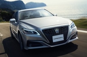 «Вместо короны — корова»: Toyota Crown превратится в кроссовер