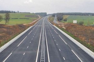 КМУ установил стоимость проезда по платным дорогам