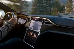 Ваш авто — ваш личный водитель: Tesla предоставит полноценный автопилот по подписке