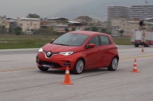 Renault Zoe оказался лучше RAV4 Renault Zoe оказался лучше RAV4