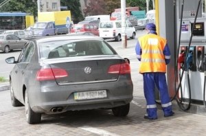 Крупные сети АЗС подняли цены на топливо Крупные сети АЗС подняли цены на топливо