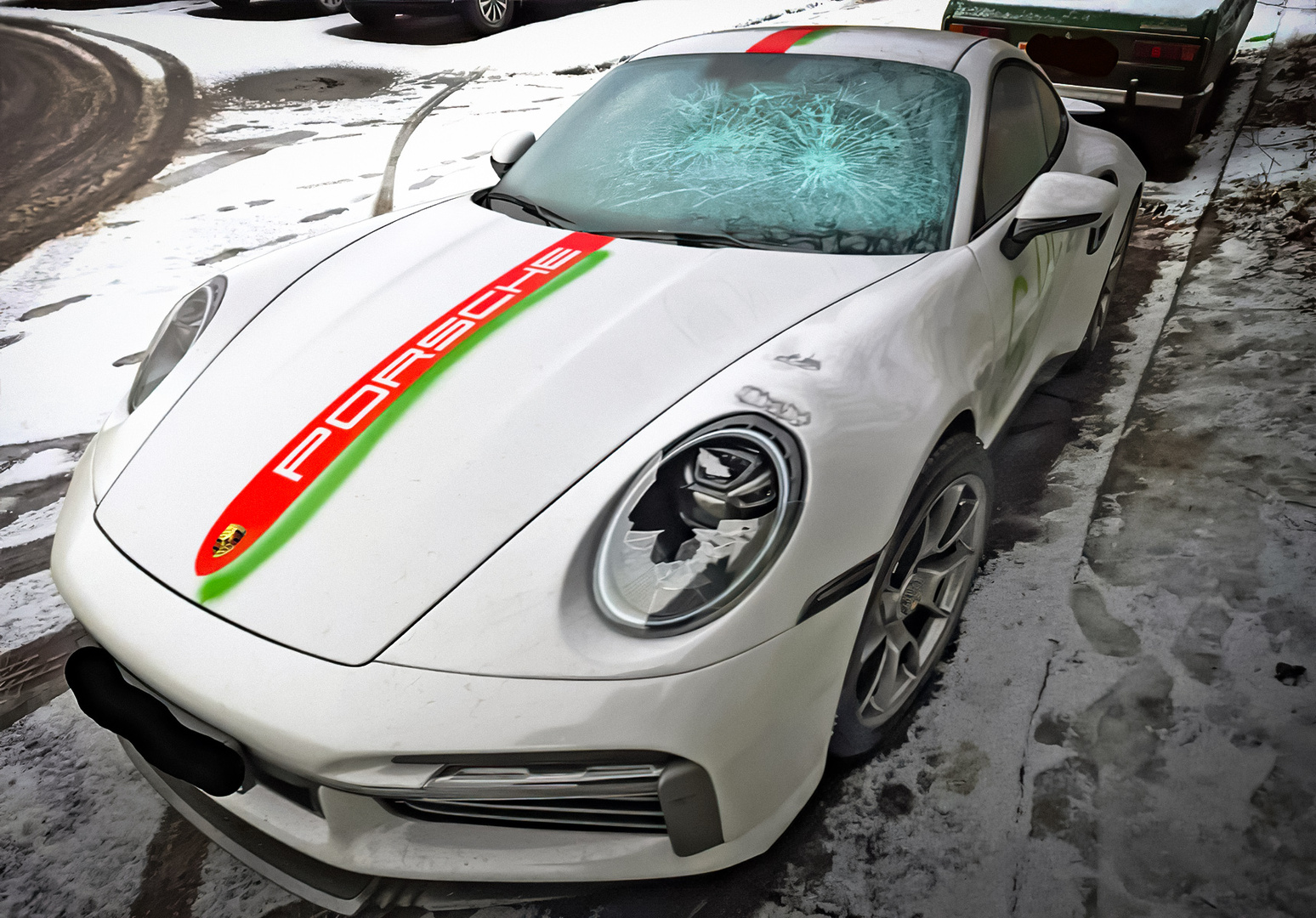 В Белоруссии разбили Porsche 911 за 20 млн рублей за наклейки