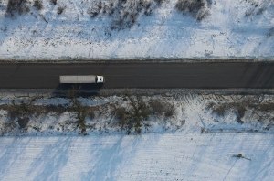 В Киевской области ремонтируют автодорогу по технологии укатываемого бетона (фото)