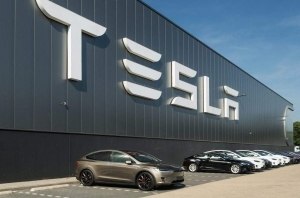 Tesla дороже Facebook: капитализация компании превысила $700 млрд