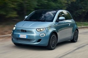 Fiat 500 заговорит голосом Алексы