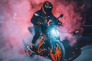 Представлены мотоциклы KTM 125 / 390 Duke c EURO5